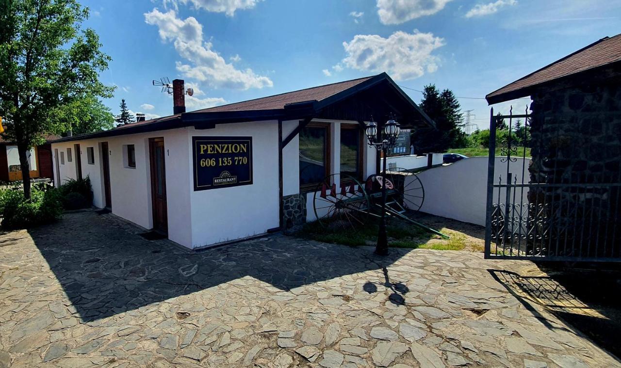 Katerina Restaurant A Penzion Розвадов Екстер'єр фото