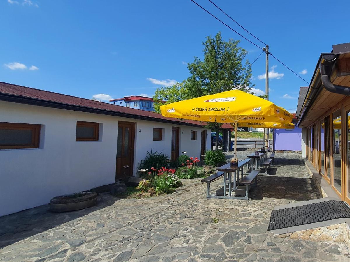 Katerina Restaurant A Penzion Розвадов Екстер'єр фото
