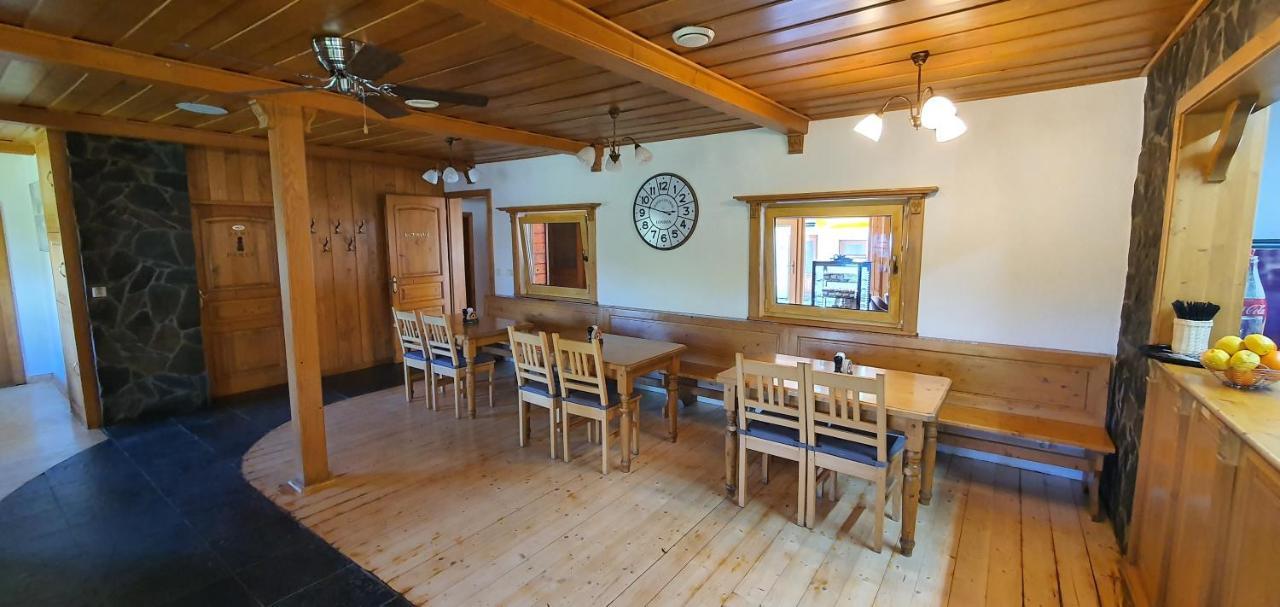 Katerina Restaurant A Penzion Розвадов Екстер'єр фото